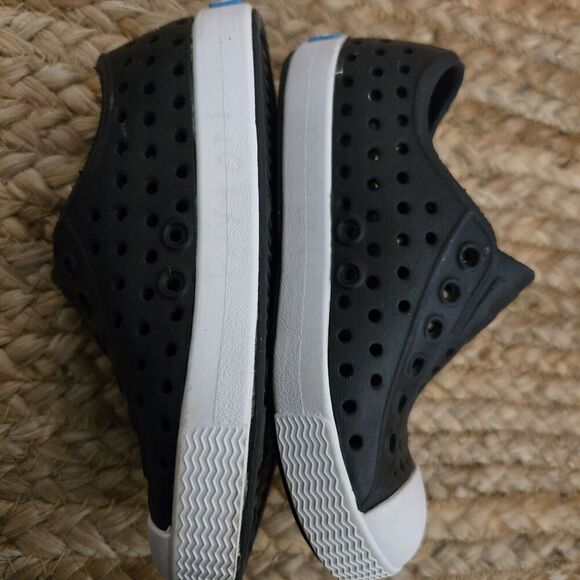 Native Shoes Jefferson Size C6 Black - Toddler Boys/Girls **Has shrunk fits C4‎ - Picture 3 of 4
